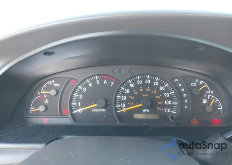 2001 Toyota Tundra Sr5 V8 z USA, uszkodzony, nr VIN 5TBBT44161S218378